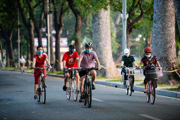 Cycling in Hoan Kiem Lake